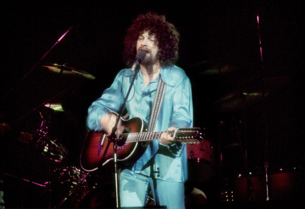 Jeff Lynne net worth 2026 live concert performance
